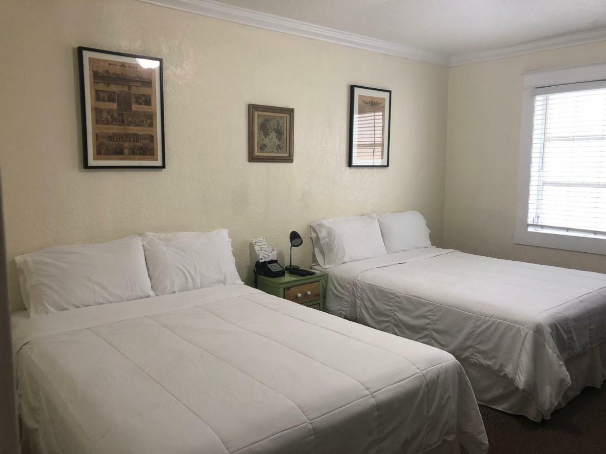 Hotel Ponce De Leon Коръл Гейбълс Екстериор снимка
